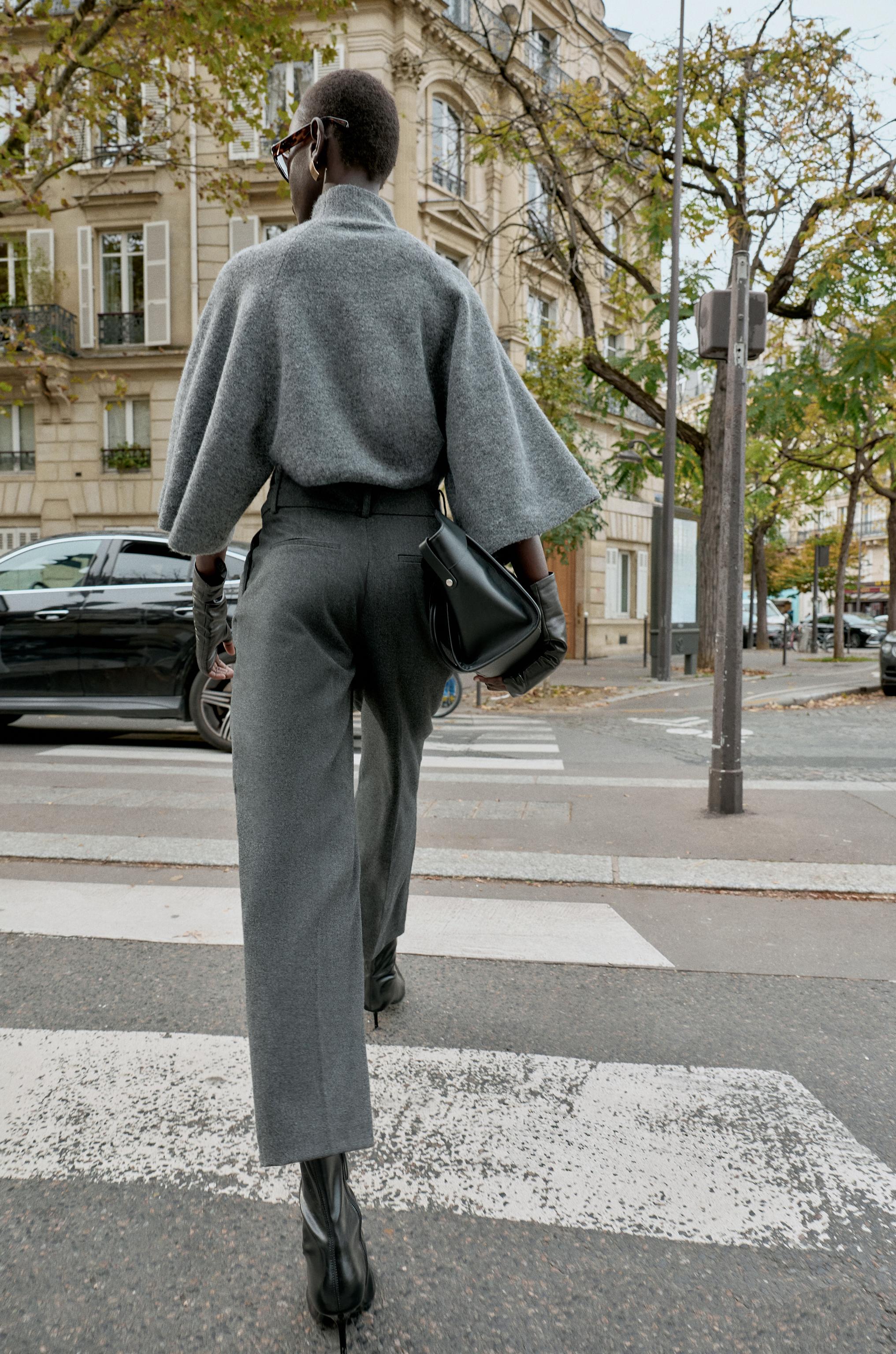 STRIPED PLEATED STRAIGHT LEG PANTS
