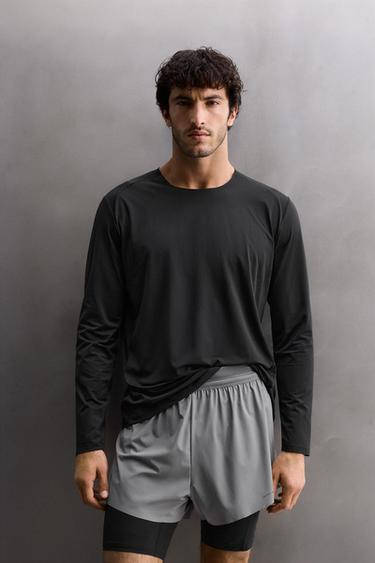 Zara PERFORATED TECHNICAL T-SHIRT - Black