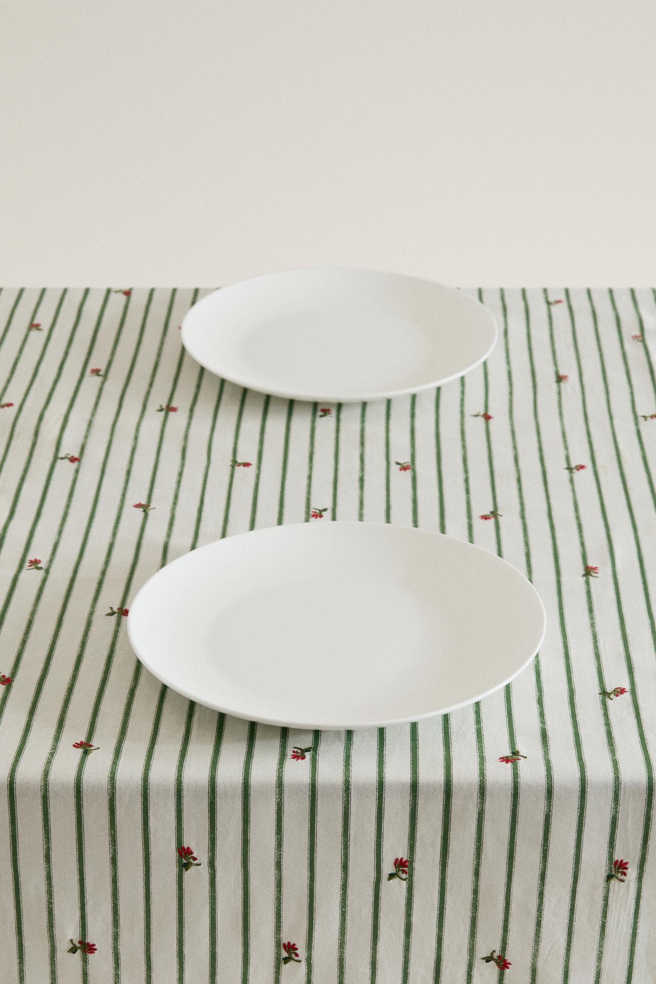 STRIPED TABLECLOTH WITH FLORAL EMBROIDERY — Green