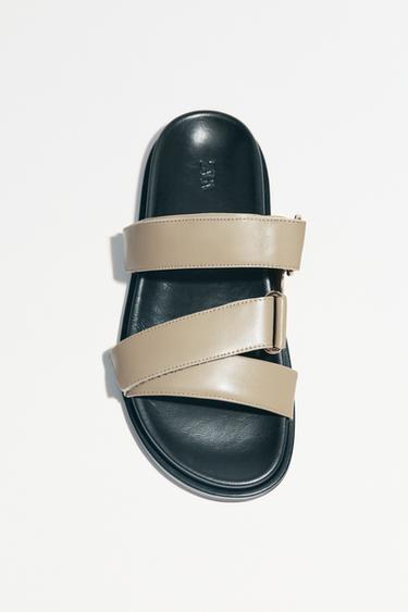 SANDALES À PLATEFORME BRIDES MÉTALLIQUES - Vert kaki de Zara