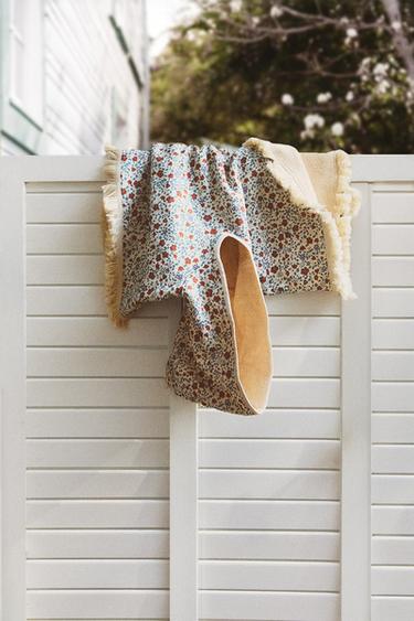 PONCHO PLAGE ENFANT FLEUR - Sable de Zara