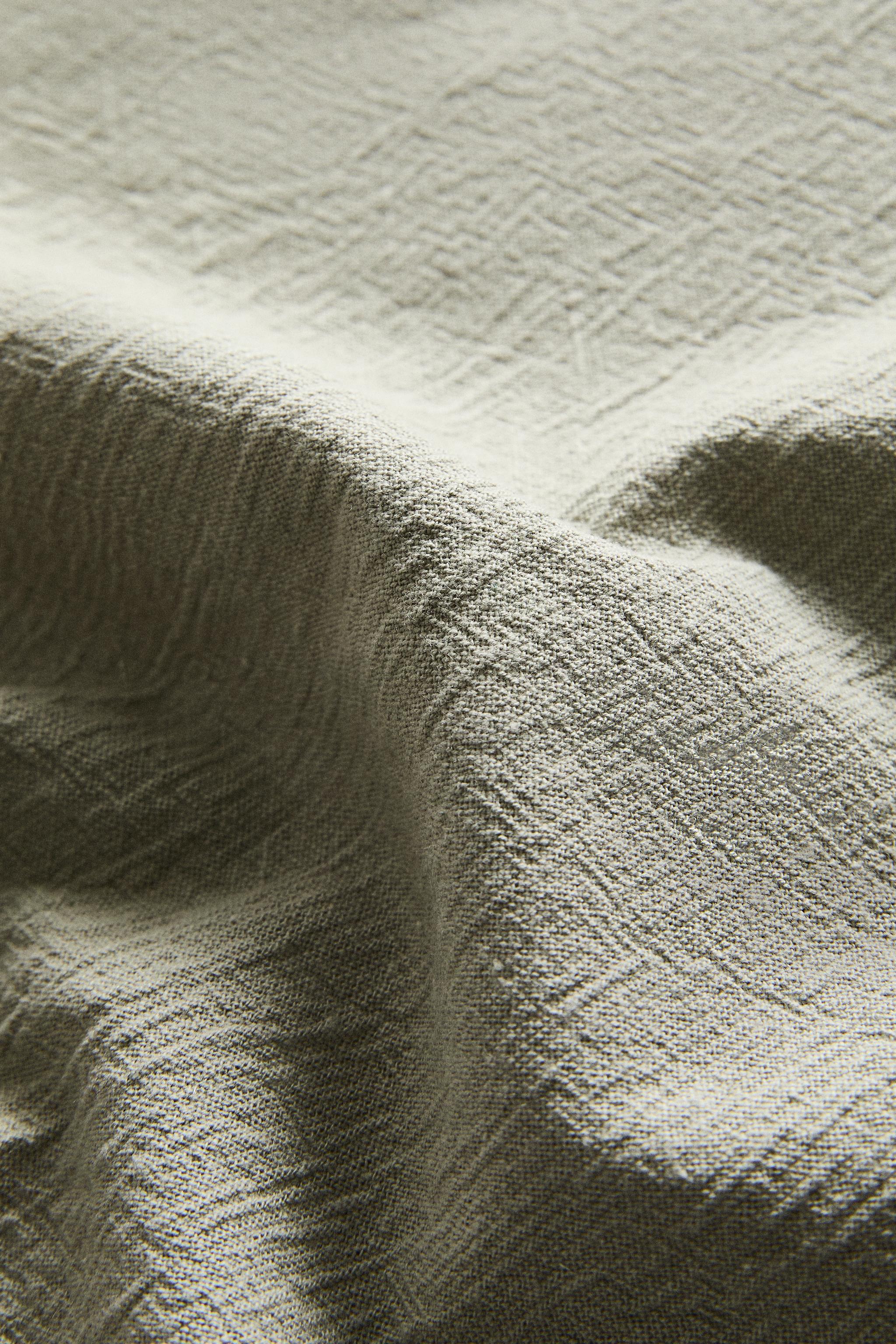 PLAIN DYED THREAD TABLECLOTH