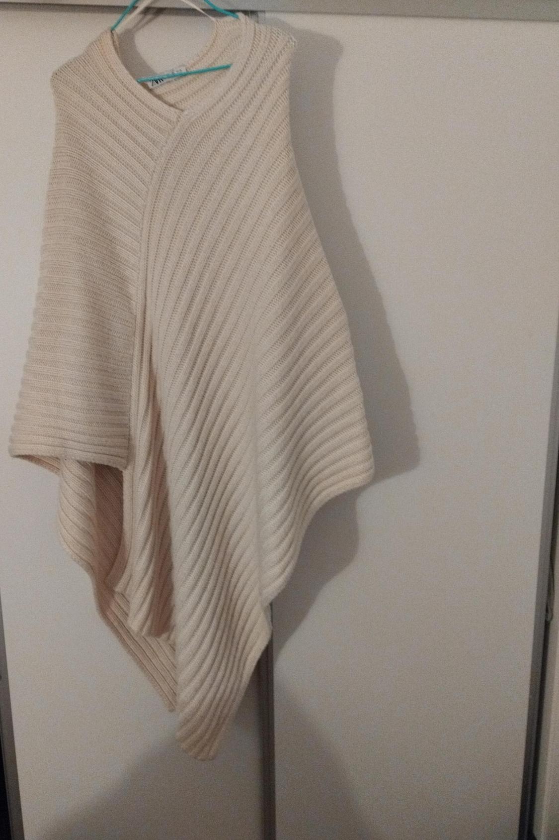 LONG ASYMMETRIC CAPE