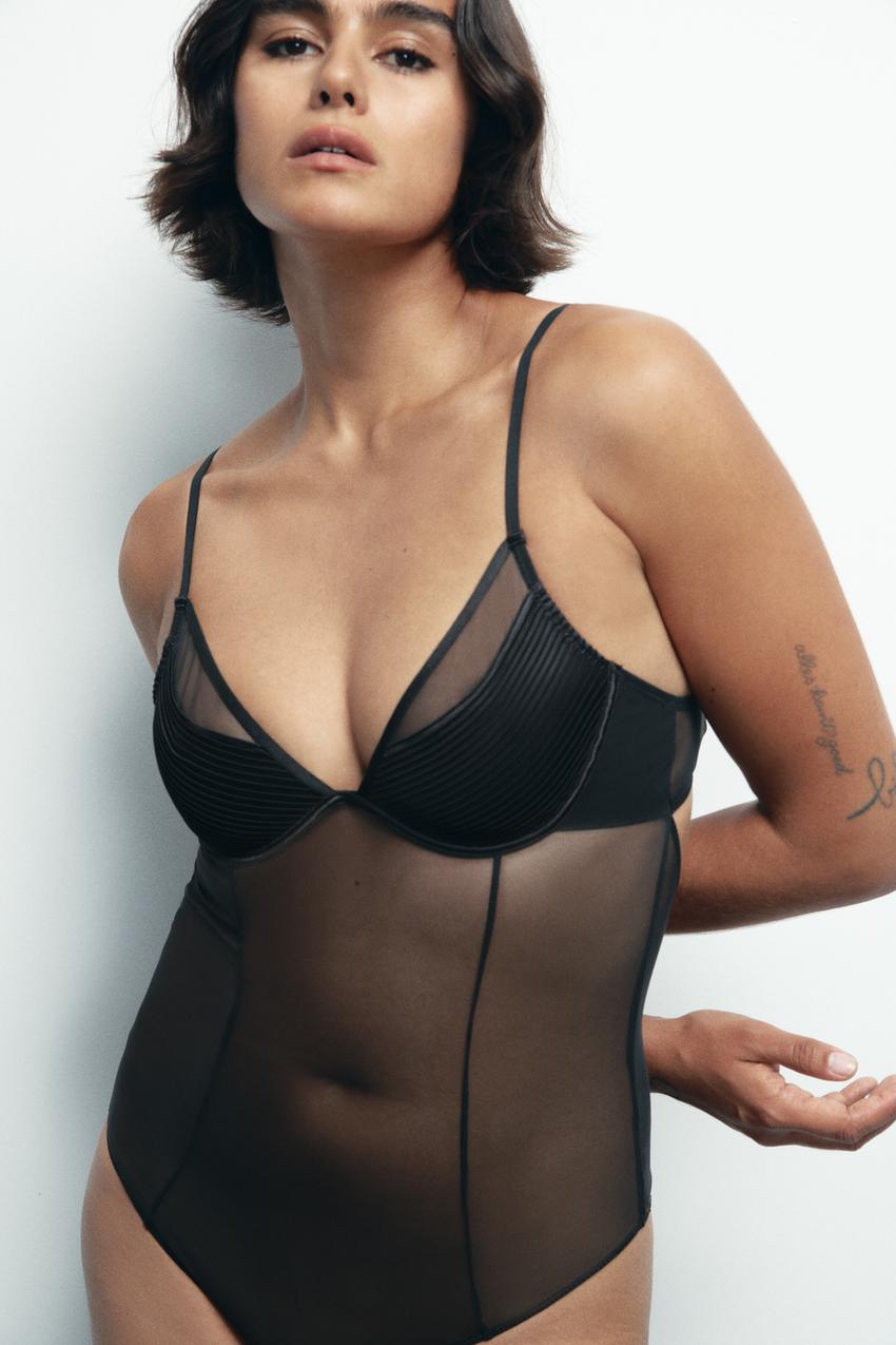 PLISSERT SEMITRANSPARENT BODY