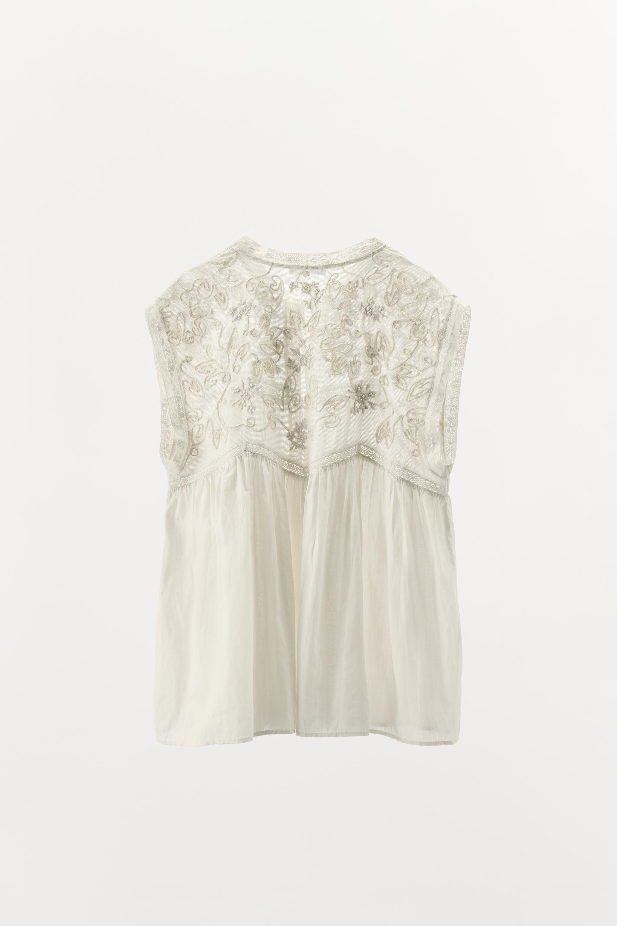 TOP DENTELLE BRODERIES ÉDITION LIMITÉE
