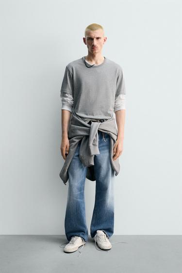 تي شيرت بقصّة عادية - رمادي فيجوريه الخاص بـ Zara