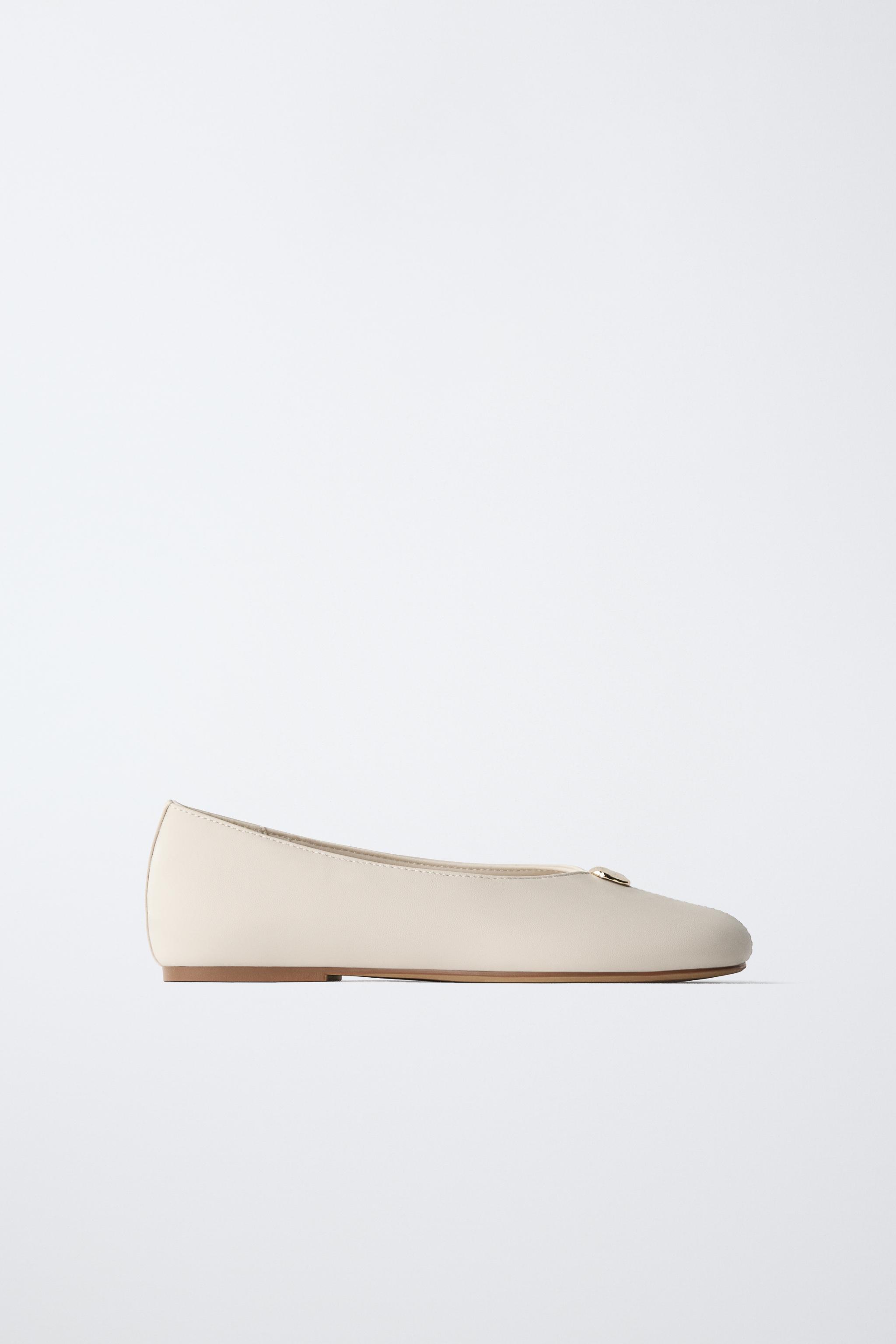 BALLET FLATS WITH METALLIC DETAIL — White