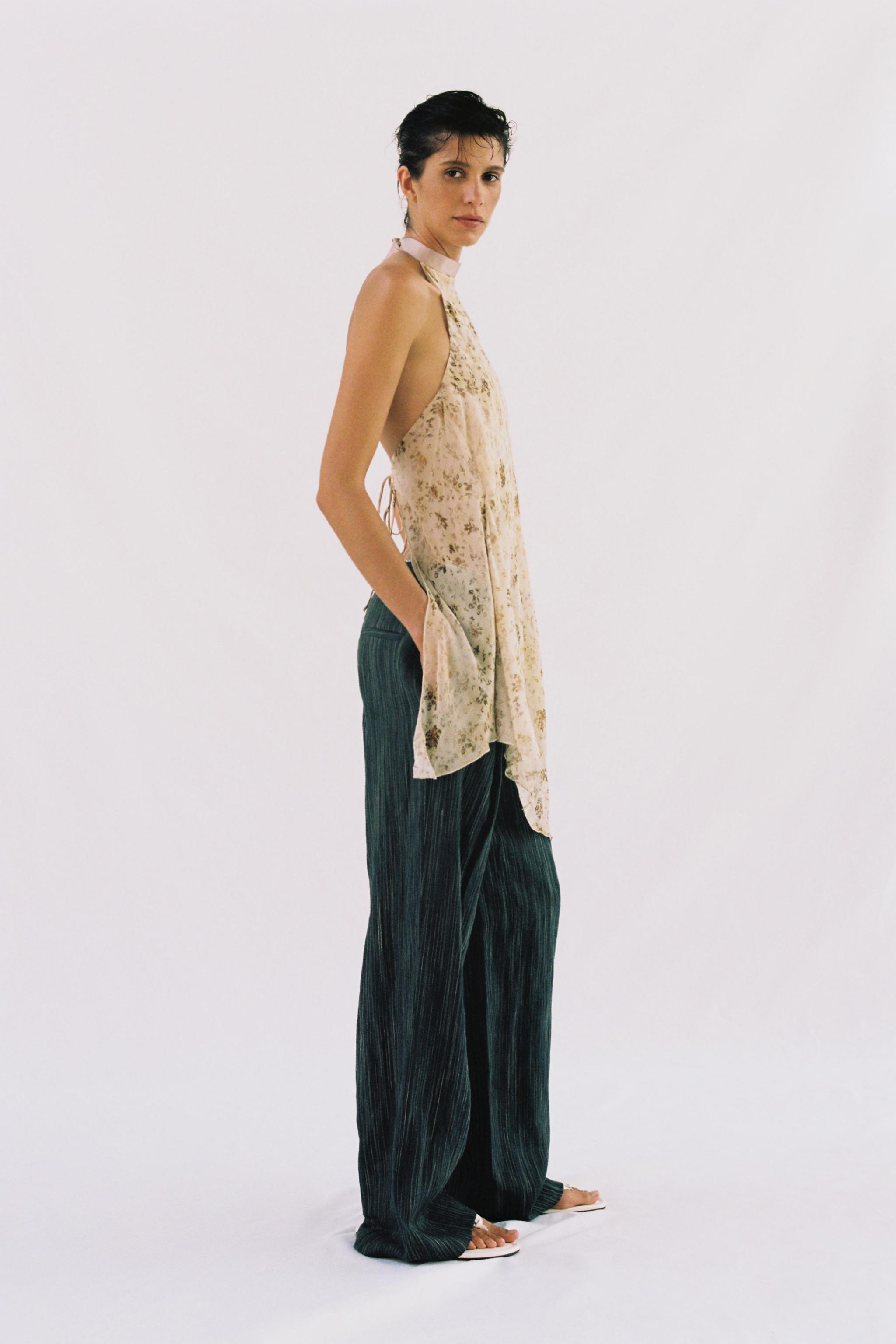 FLORAL PRINT HALTER TOP — Multicolored