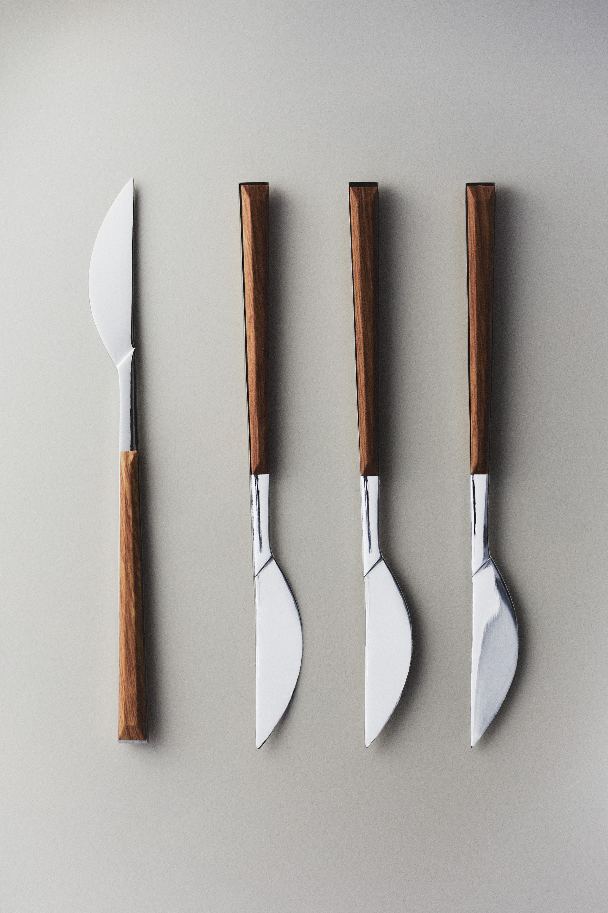 WOOD-EFFECT HANDLE KNIVES (PACK OF 4)