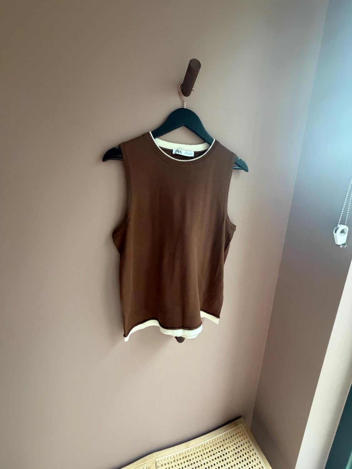 CONTRAST TRIM KNITTED WAISTCOAT - Image 6
