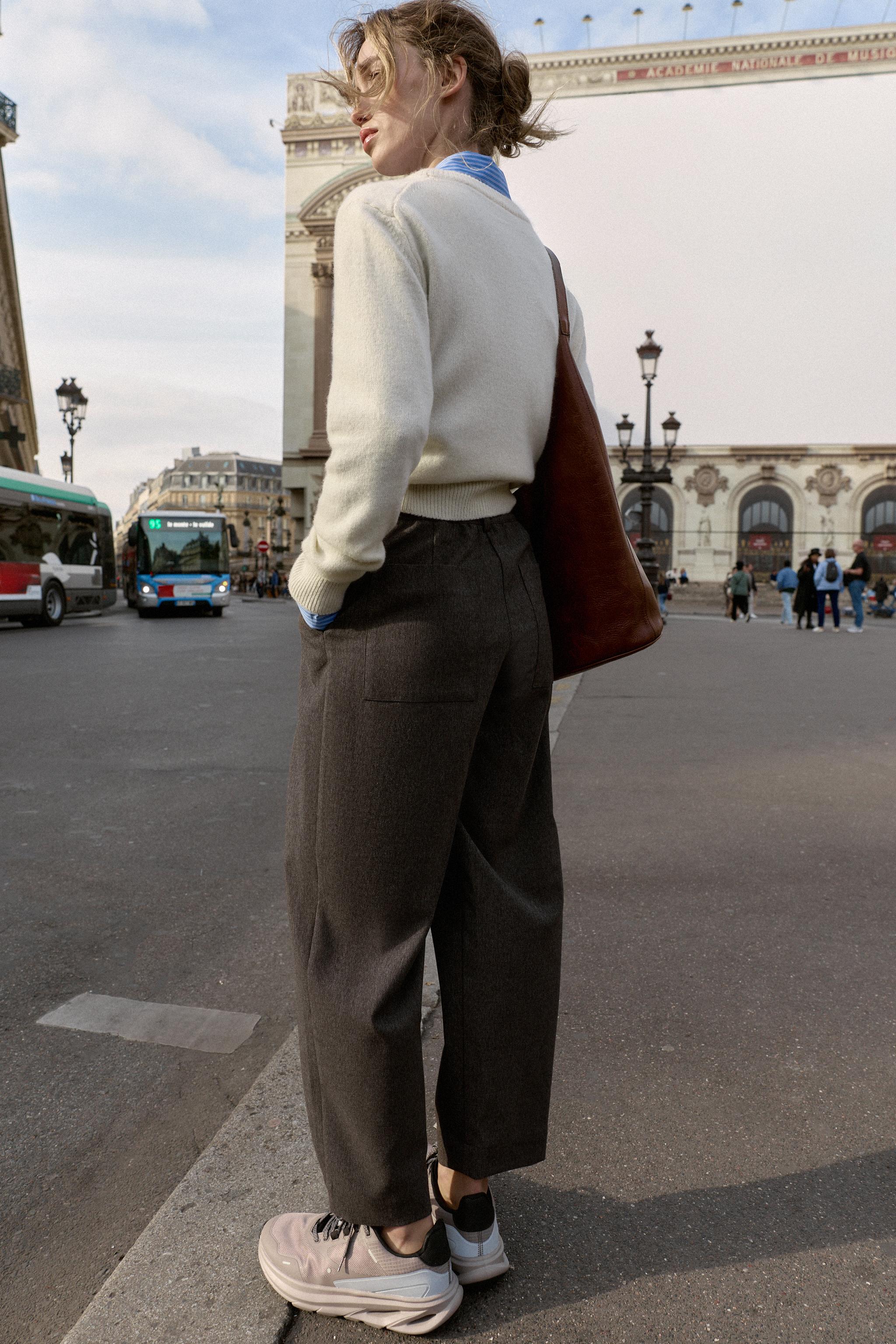 PLEATED PANTS WITH ELASTIC BACK