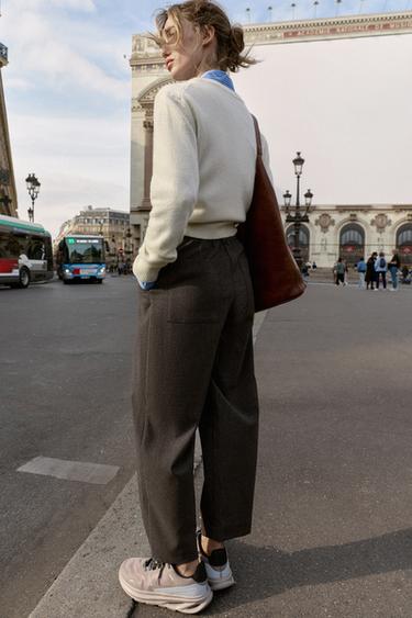 PANTALON À PINCES ÉLASTIQUE AU DOS - Marron de Zara - Image 4