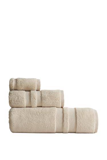 EXTRA SOFT DOUBLE BORDER BATH TOWEL - Light sand by Zara