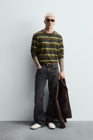 T-SHIRT EN JACQUARD À RAYURES - Kaki de Zara - Image 0