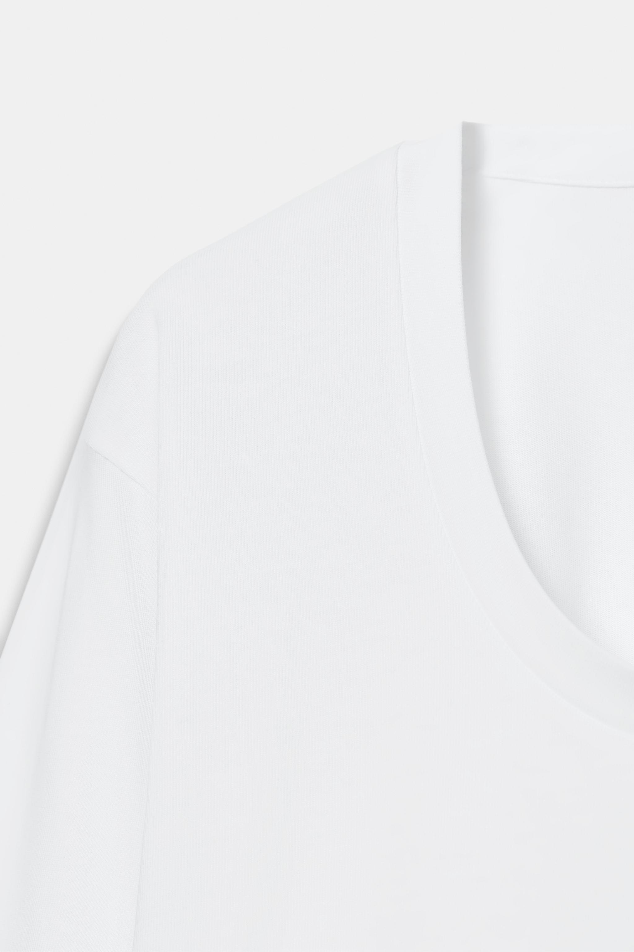 ROUND NECK T-SHIRT