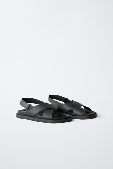 SANDALES À BRIDES CROISÉES - Noir de Zara - Image 1