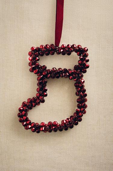 ブーツとすずのクリスマスツリーオーナメントレッドZaraのブーツとすずのクリスマスツリーオーナメント - レッド