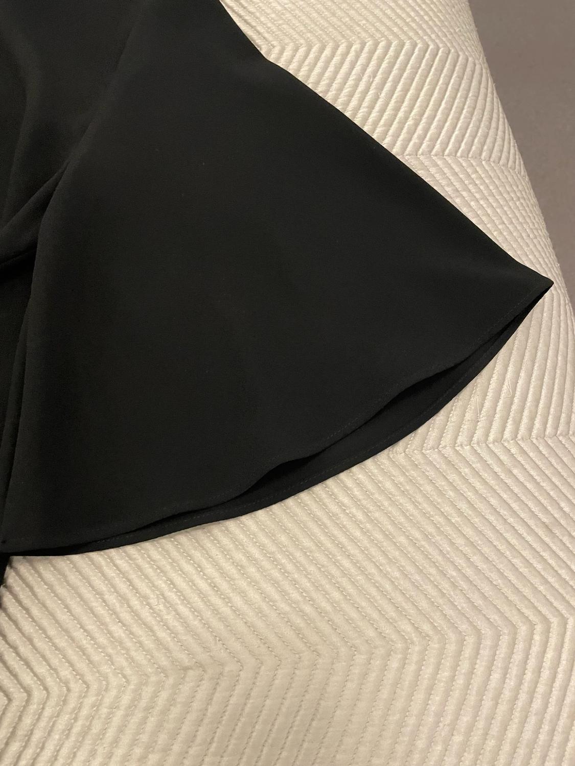 FLOWING TOP WITH TIE DETAIL - Image 3