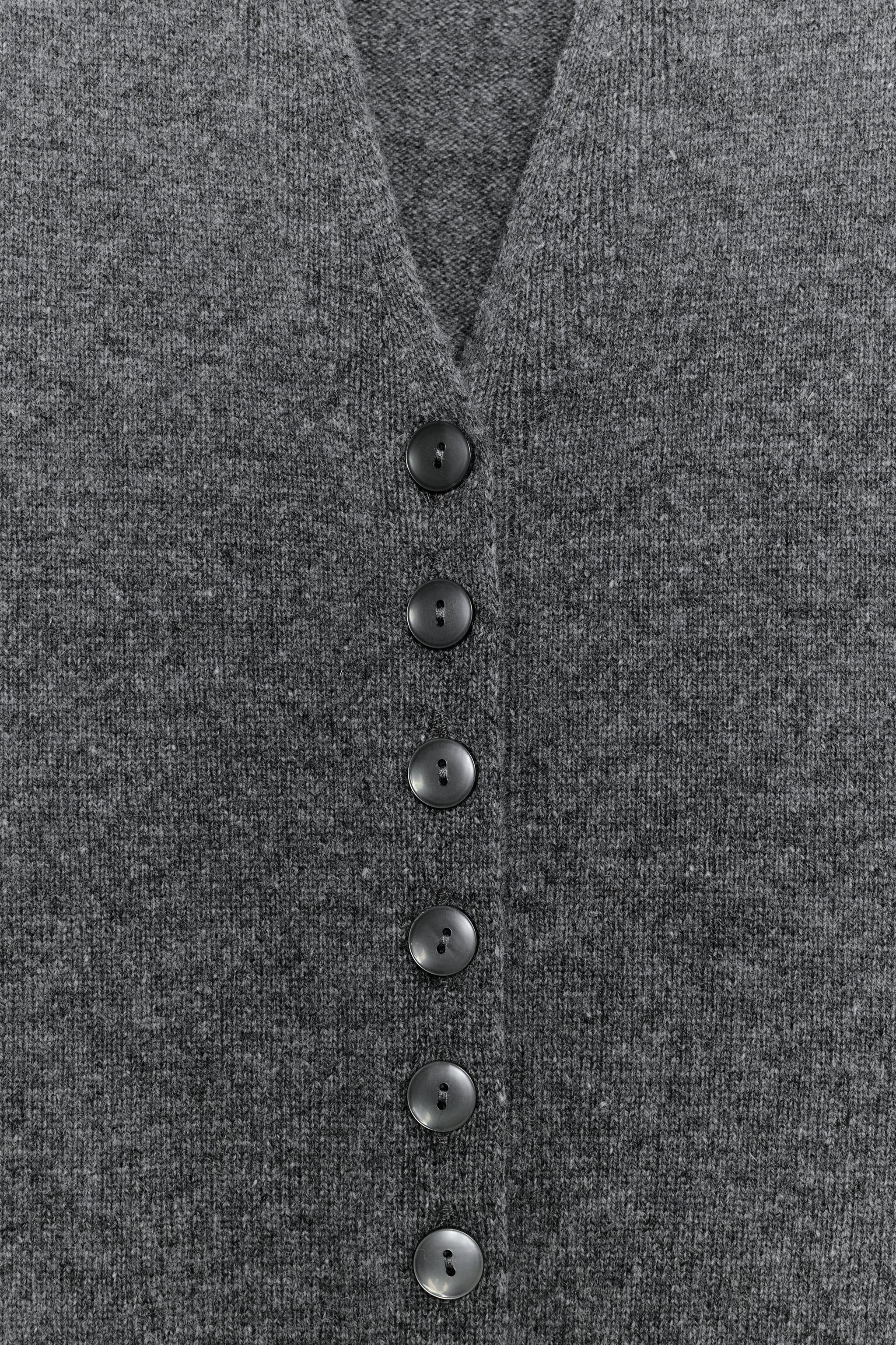 100% WOOL V-NECK CARDIGAN