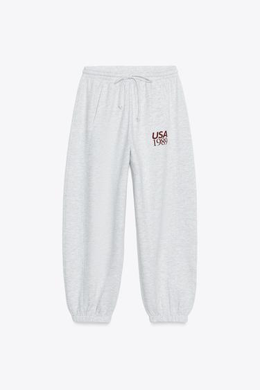 PANTALÓN JOGGER TEXTO - Gris vigoré de Zara