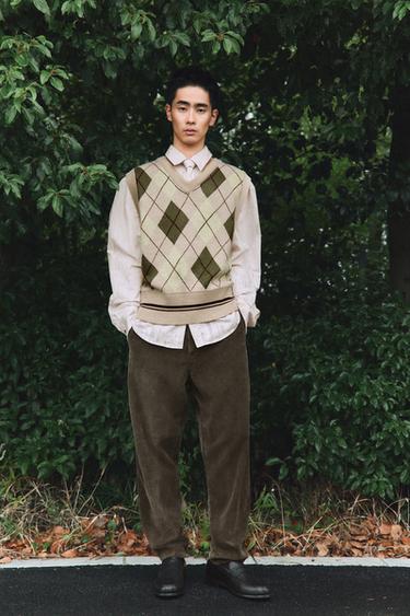 ARGYLE KNIT VEST - Beige by Zara