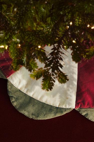 WEIHNACHTS-BAUMFUSS-DEKO AUS SAMT - Bunt von Zara