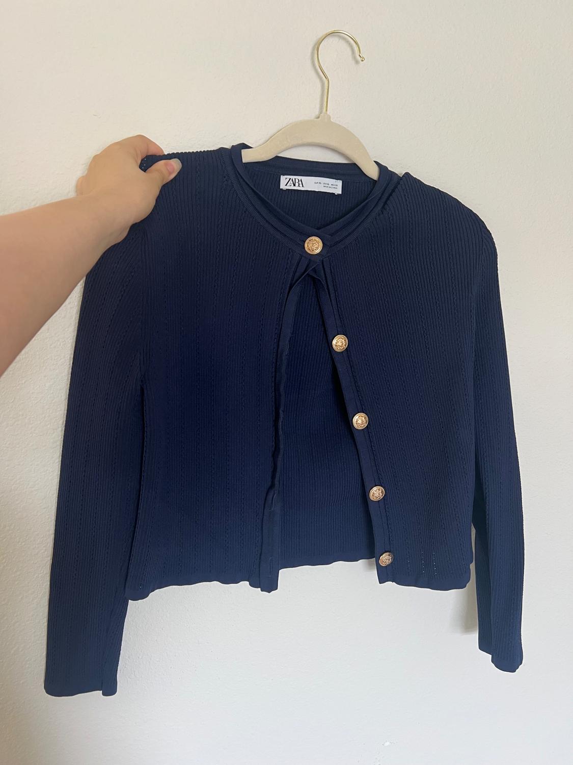 KNIT CARDIGAN WITH GOLDEN BUTTONS