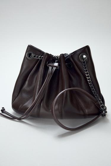 BOSSA TIPUS SAC FRUNZIDA CADENA - Marró de Zara