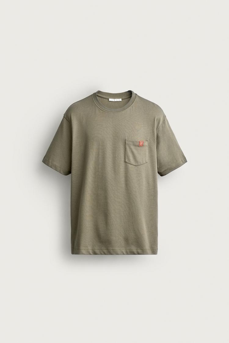 REGULAR FIT T-SHIRT WITH LABEL POCKET AND LABEL
