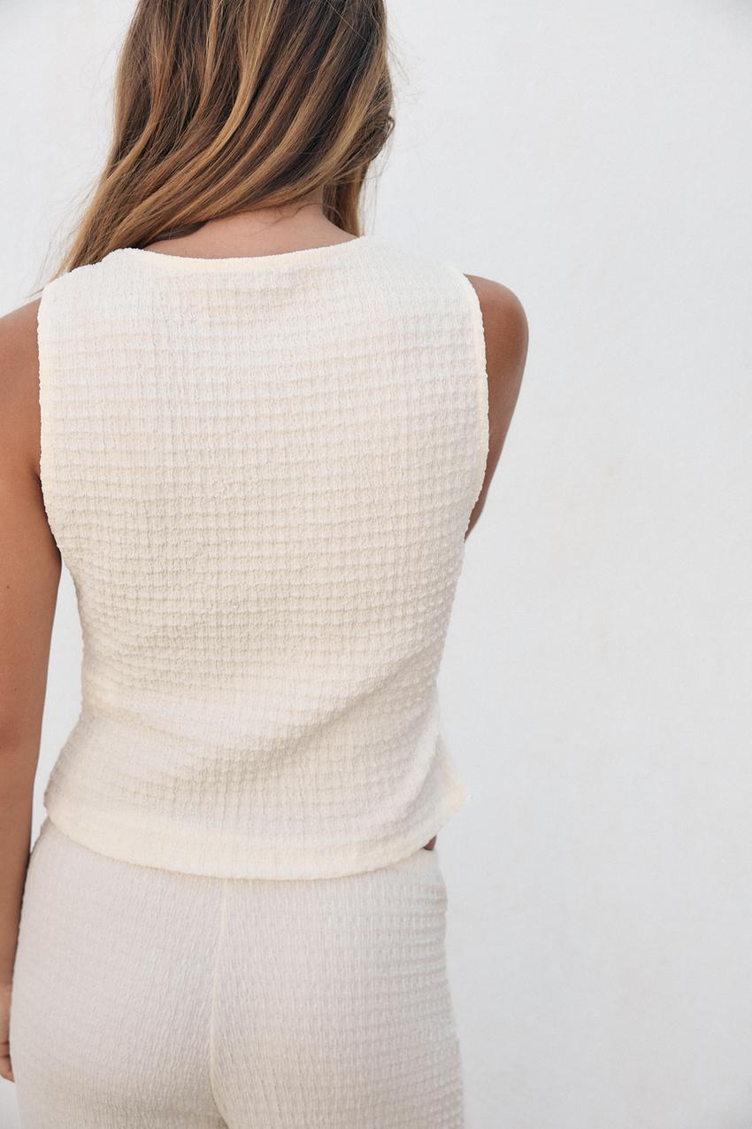 TEXTURED TOP