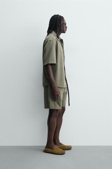 RELAXED FIT FLOWING BERMUDA SHORTS - Dark green by Zara