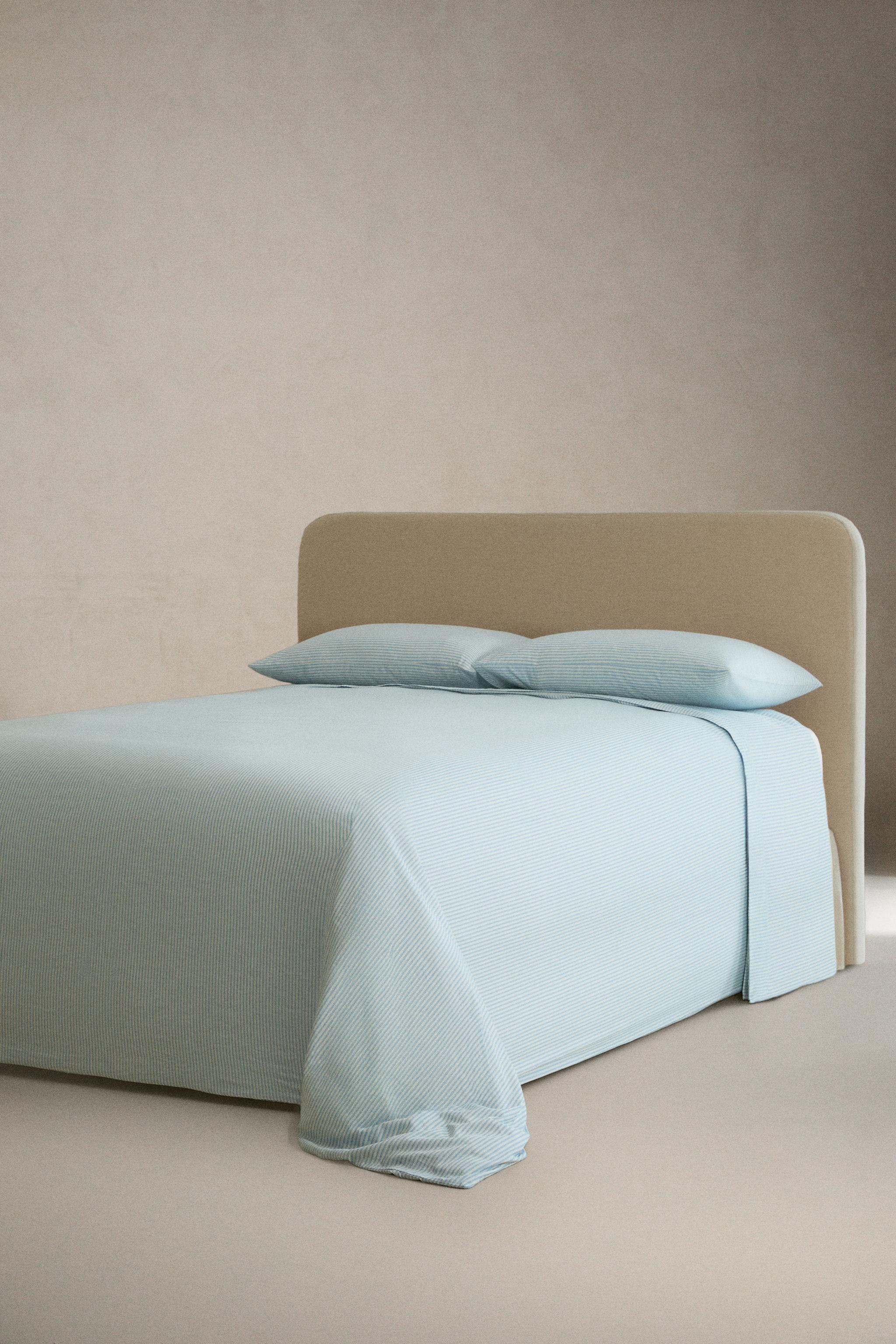 FADED STRIPED SATEEN FLAT SHEET (300 THREAD COUNT)