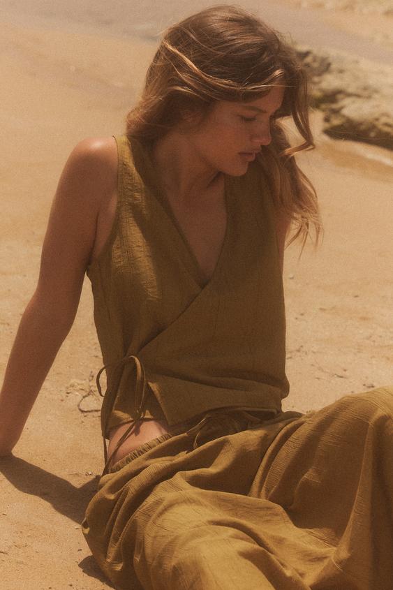 TOP GILET EFFET PLISSÉ - Vert olive de Zara - Image 0