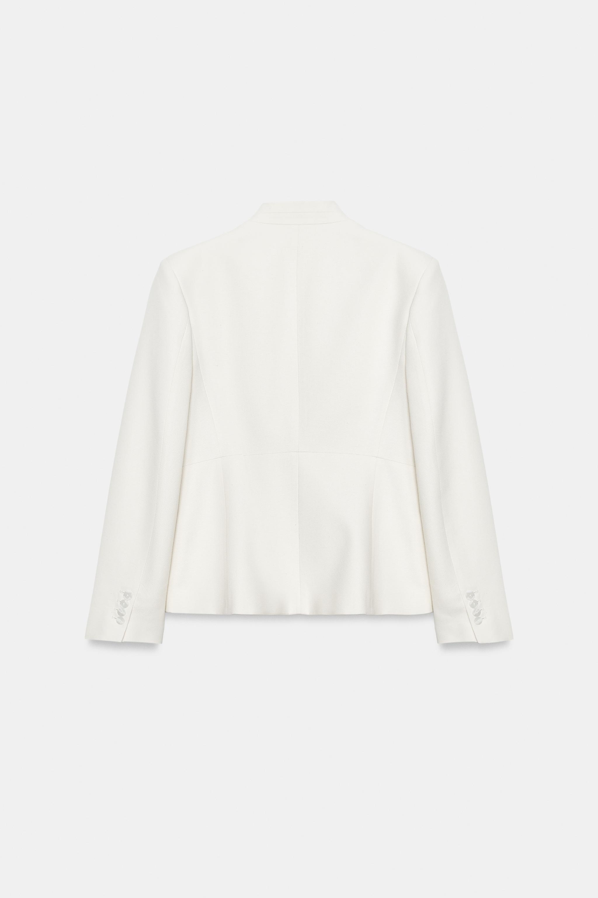 FITTED BLAZER WITH SHOULDER PADS