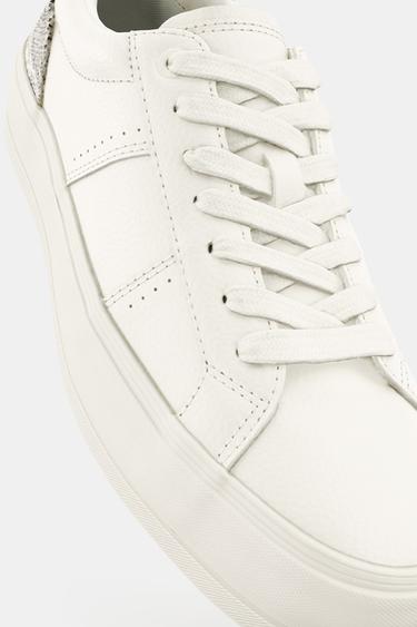 BAMBA DETALLE ESTAMPADO ANIMAL - Blanco Crudo de Zara - Imagen 0