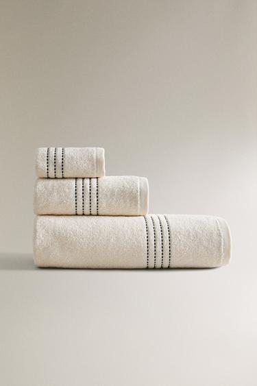 TOALLA BAÑO PIPPING CONTRASTE - Arena / Negro de Zara