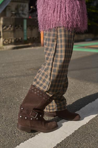 スタッズ付きスプリットスエードショートブーツブラウンZaraのスタッズ付きスプリットスエードショートブーツ - ブラウン