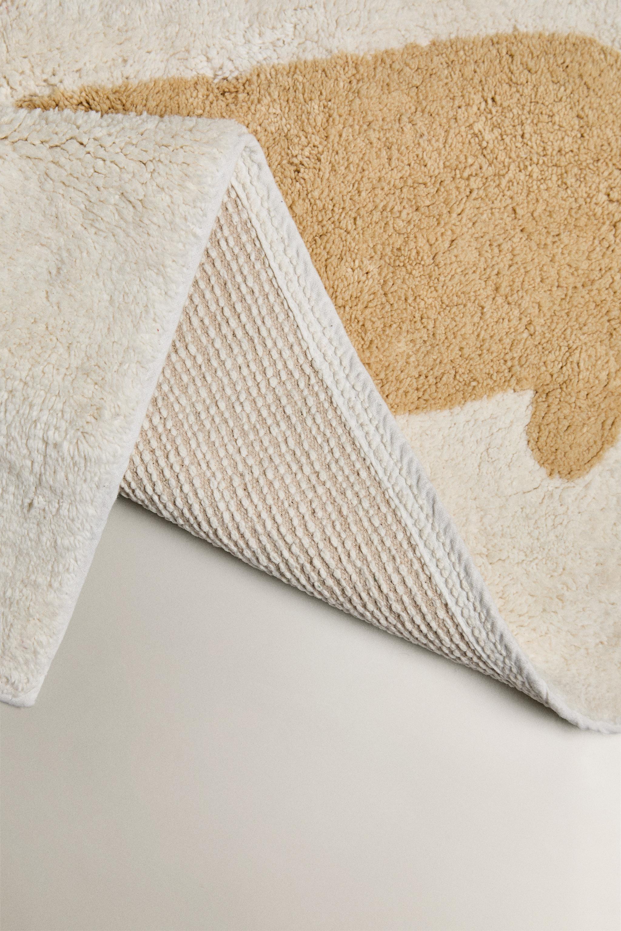 CHILDREN'S DOG BATH MAT