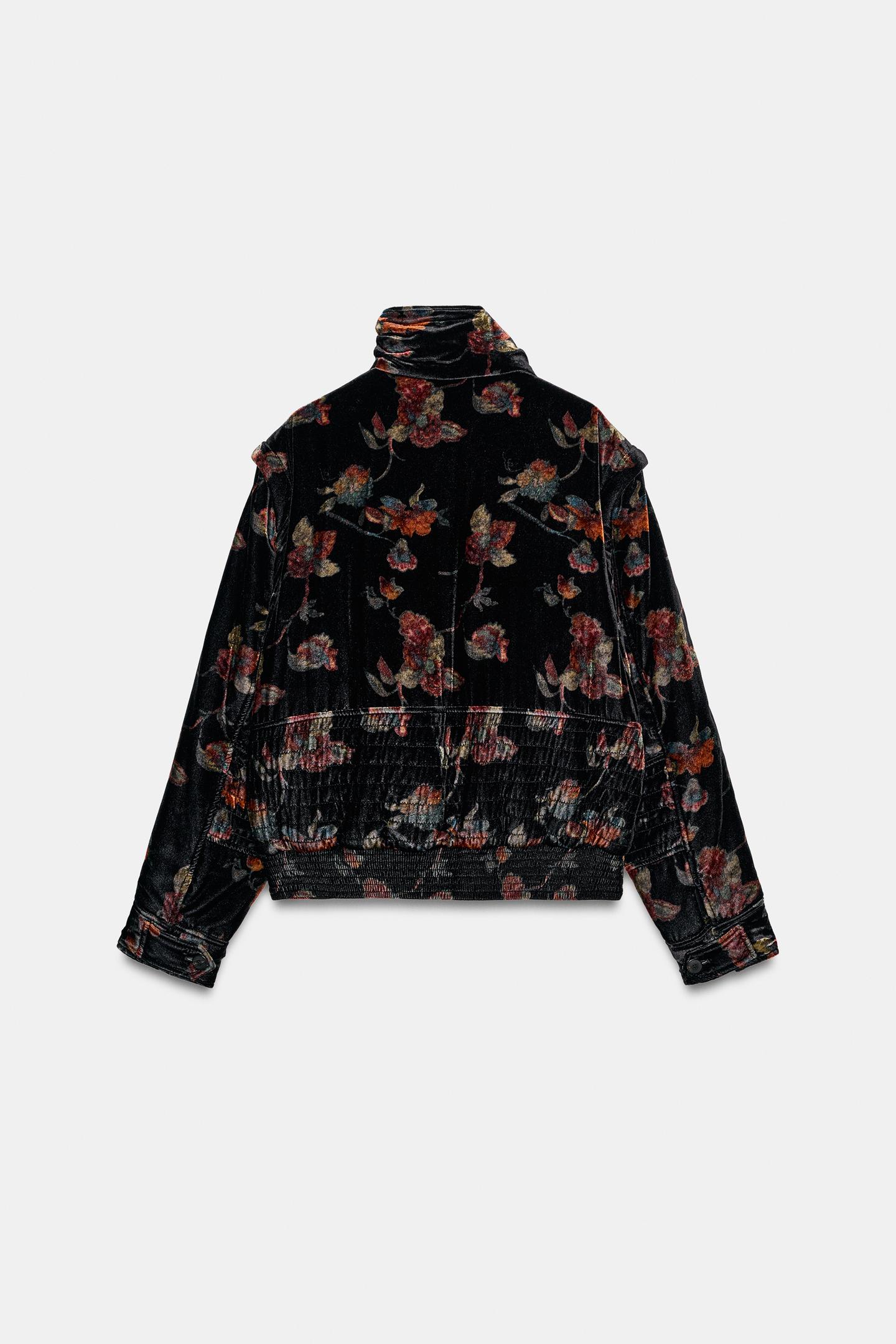 Женская куртка Zara ZW Collection Printed Floral Velvet Bomber, цвет: Чёрный — фото 7