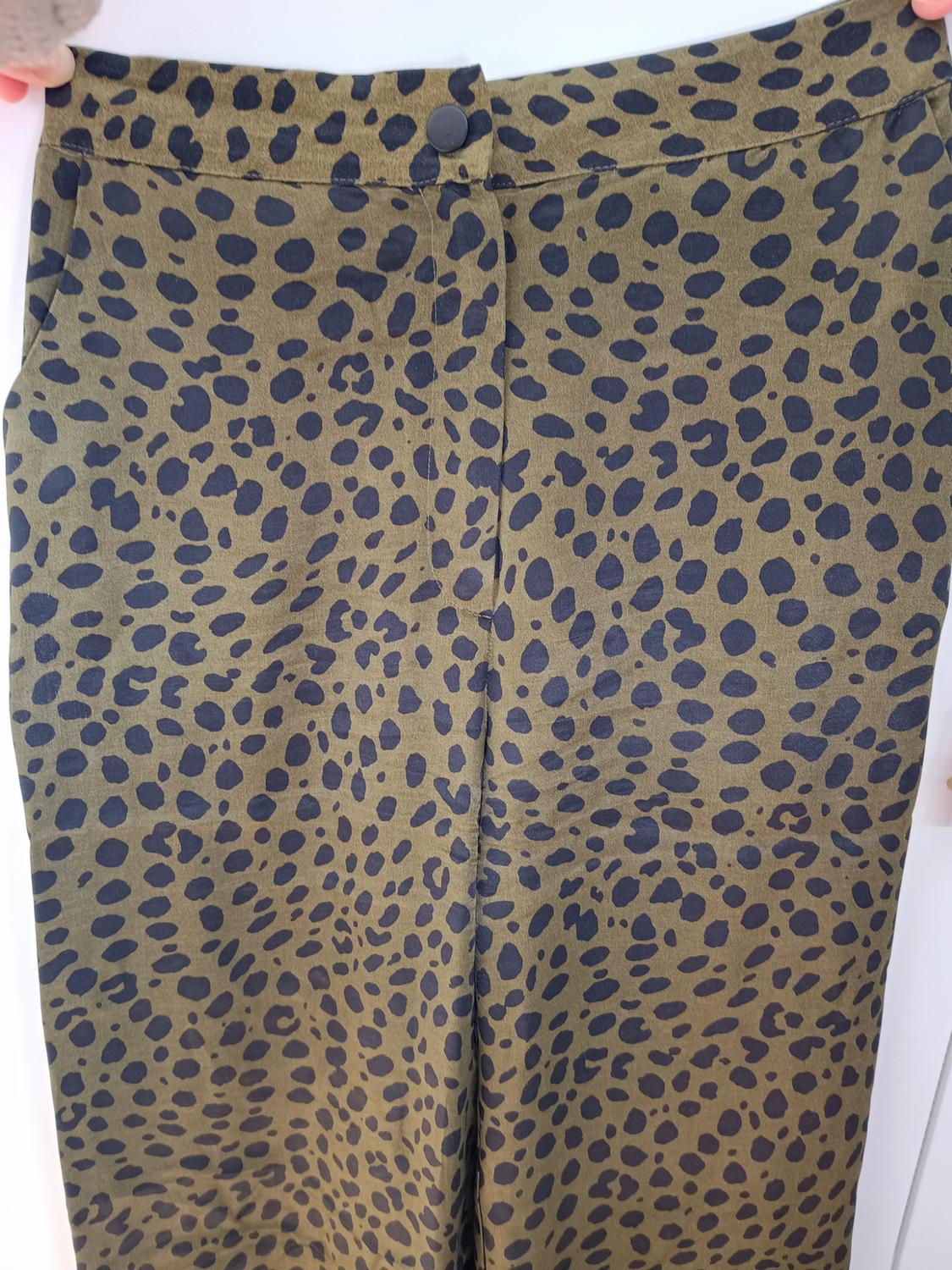 LOOSE-FITTING ANIMAL PRINT TROUSERS - Image 4