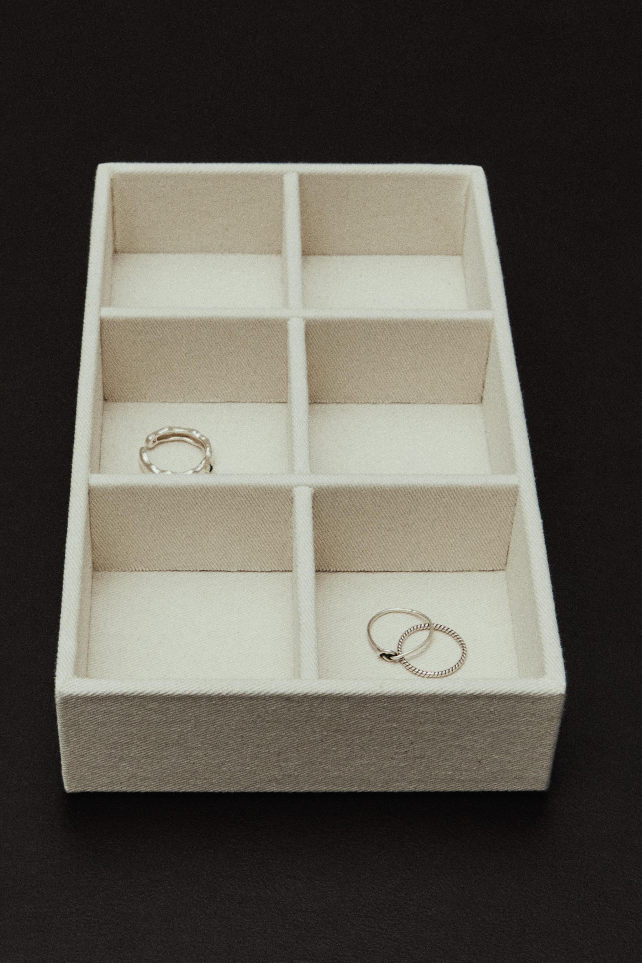 JEWELRY ORGANIZER BOX