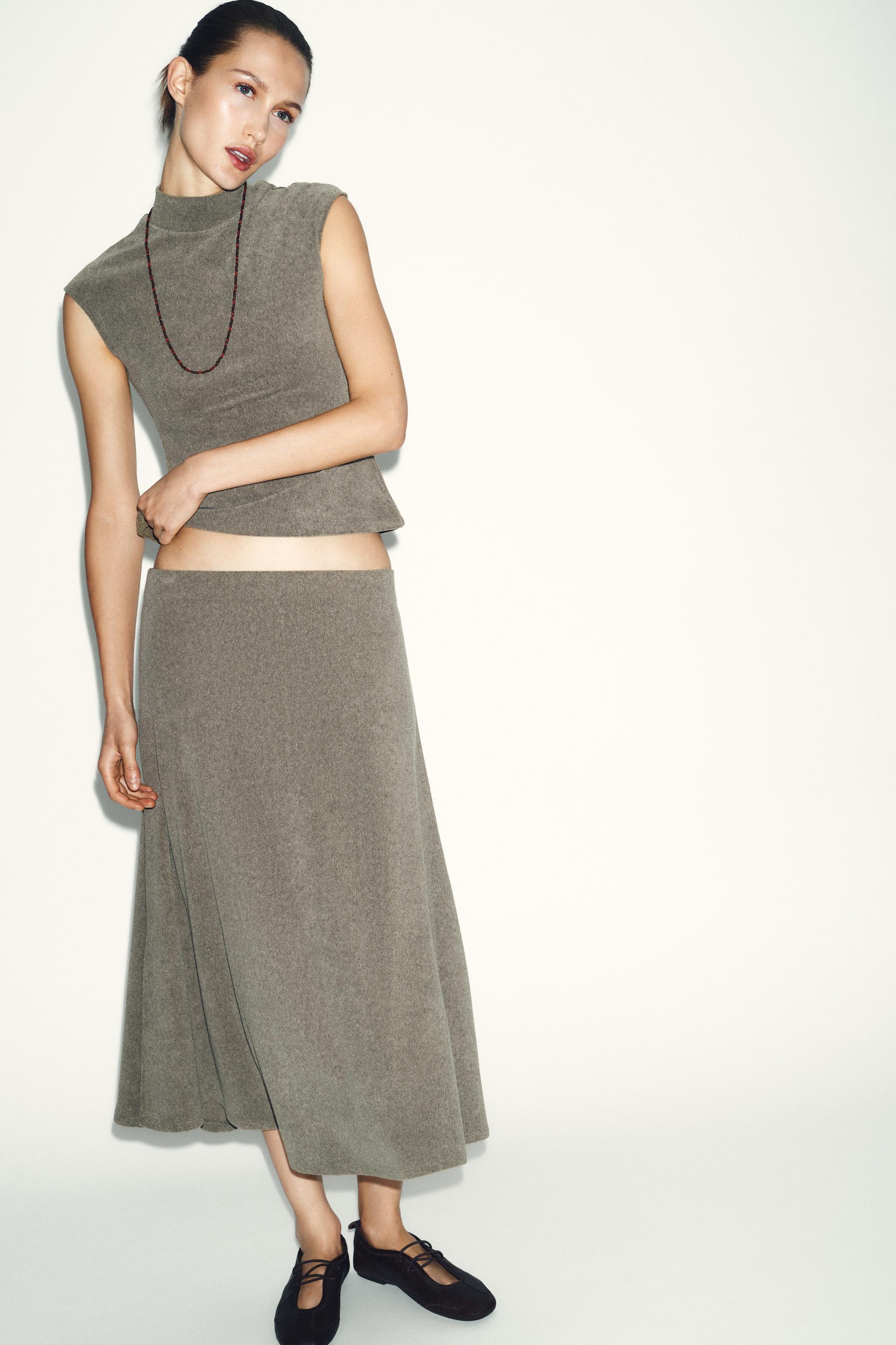 SOFT HIGH NECK TOP — Olive Green