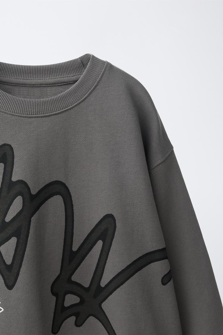 Sudadera con estampado urbano 3