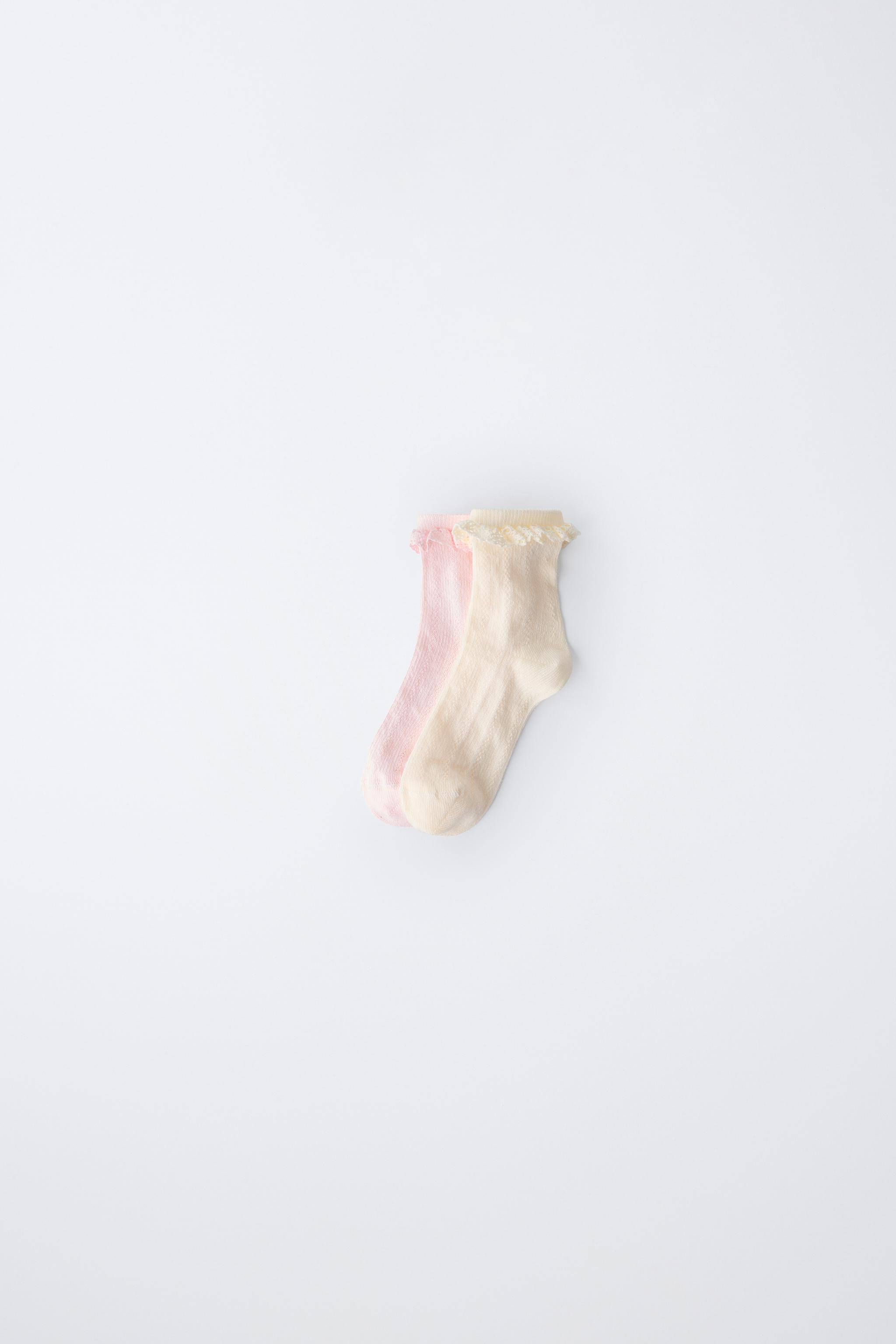 LOT DE DEUX PAIRES CHAUSSETTES COURTES À DENTELLE