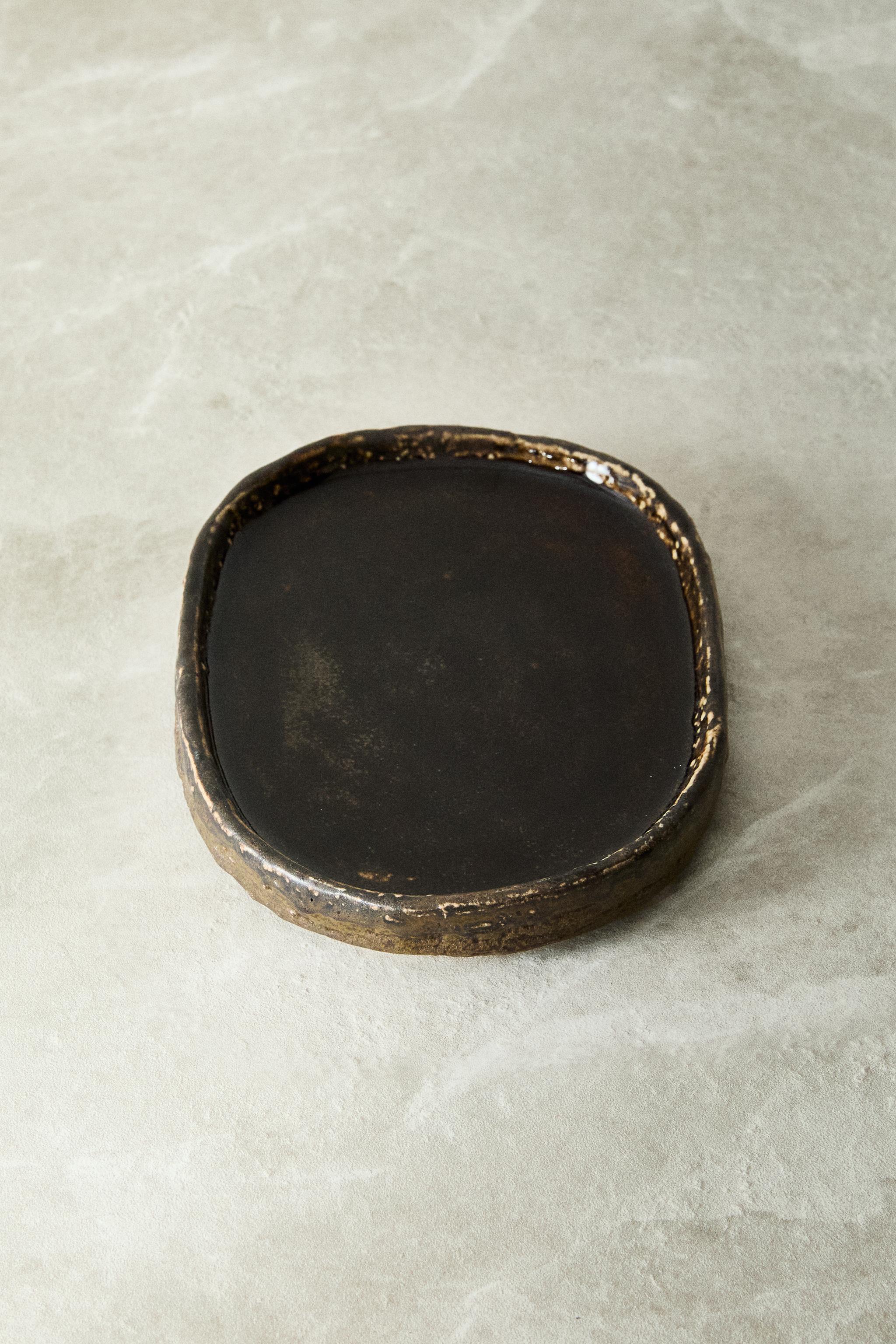 TEXTURED CERAMIC BATHROOM SOAP DISH