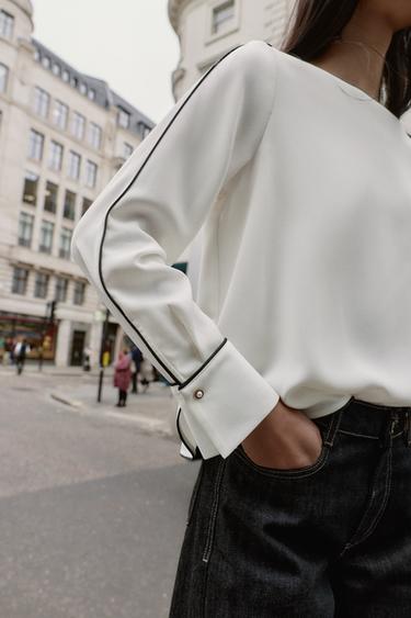 BLOUSE EN CRÊPE AVEC LISERÉS EN CONTRASTE - Blanc / Noir de Zara - Image 4