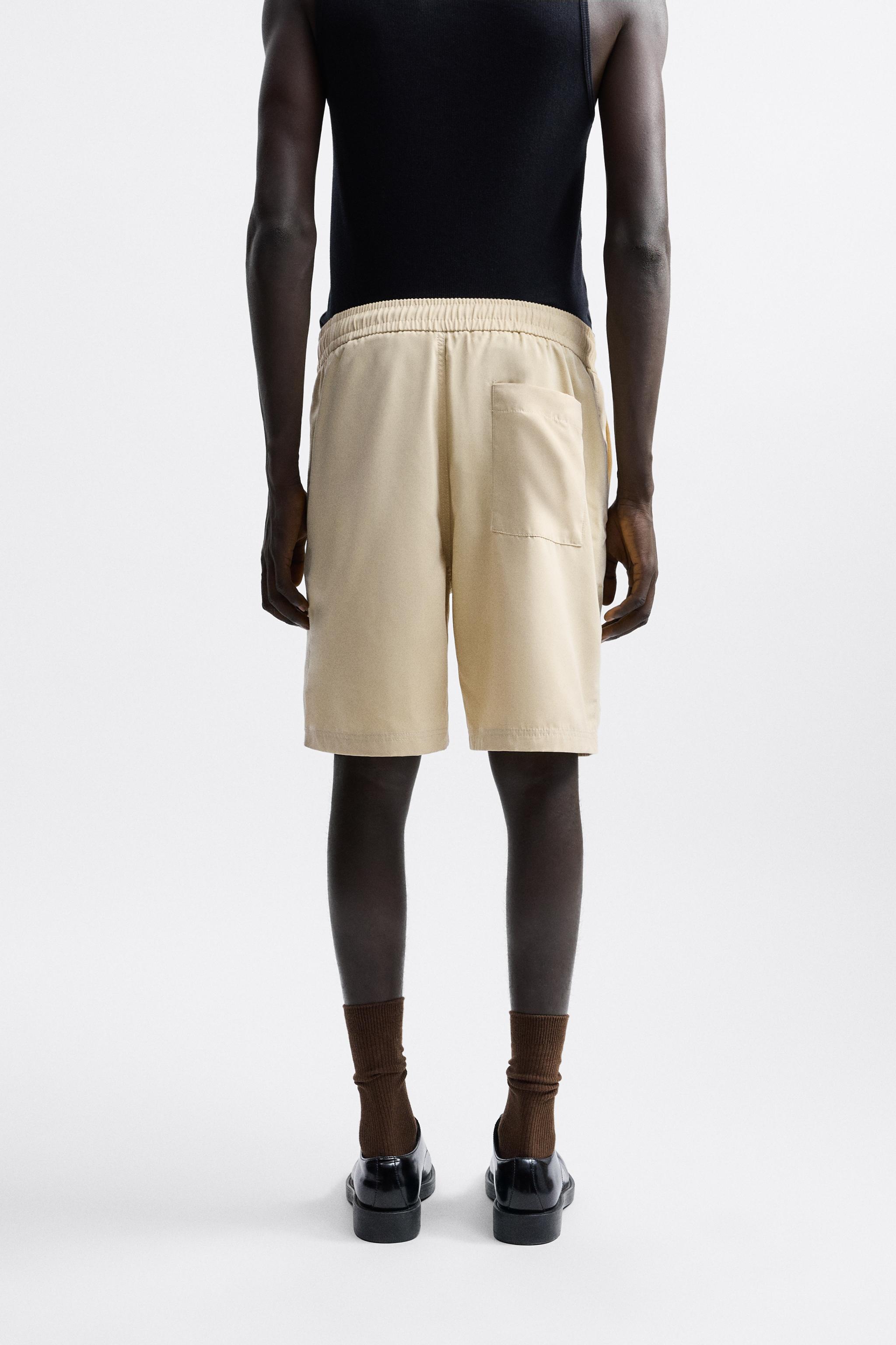 JOGGER WAIST BERMUDA SHORTS