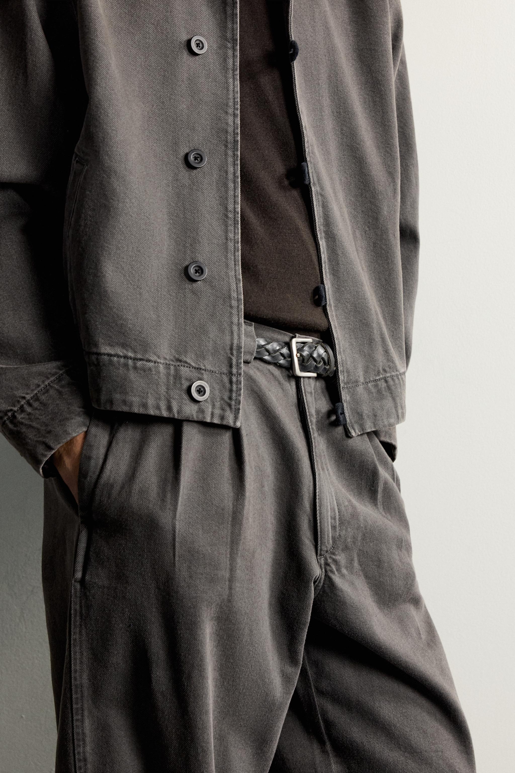 RELAXED FIT PLEATED CHINO PANTS