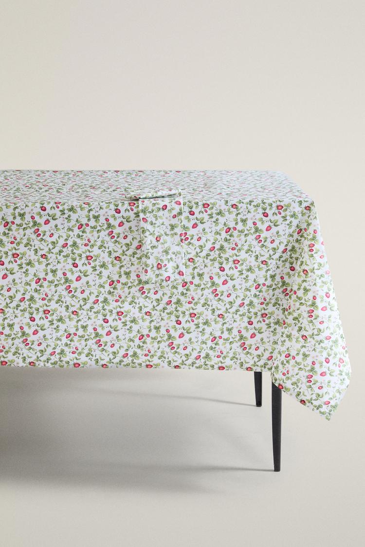 STRAWBERRY RESIN-COATED COTTON TABLECLOTH — Greens