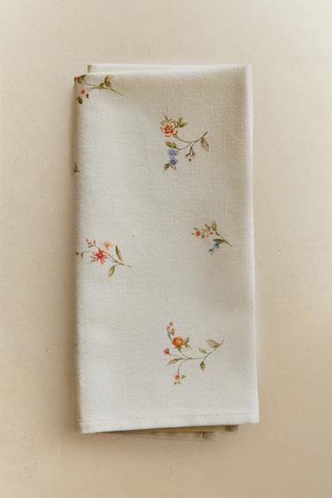 PACK OF SMALL FLORAL PRINT NAPKINS (PACK OF 2) - Ecru by Zara